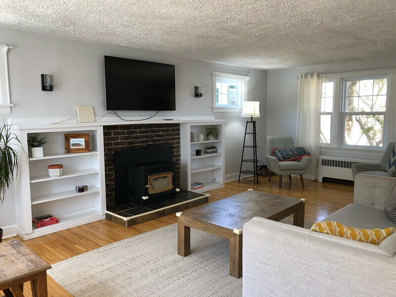 Melwood Ave 5BR/2.5BA Beautiful Character Home Chocolate Lake!