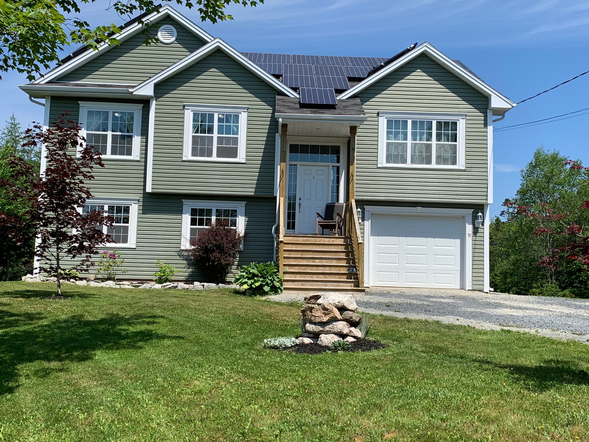 Westridge Rd, Hatchet Lake 3 BR/2BA Incredible Solar Efficient Home