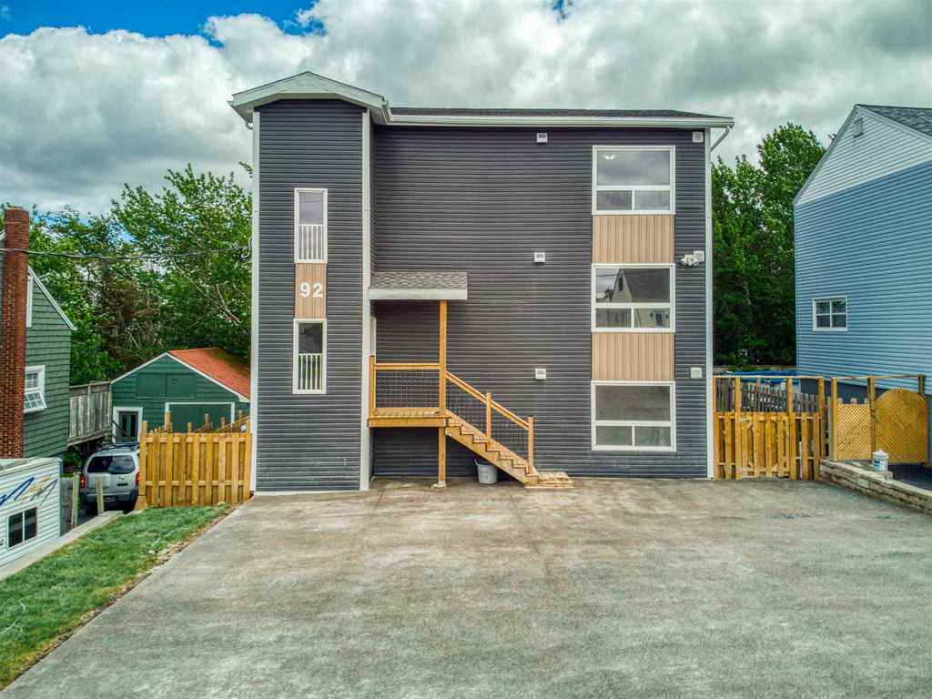 92 FREDERICK AVENUE SUNNY SPACIOUS 2 BR HALIFAX APT W/ PARKING AND