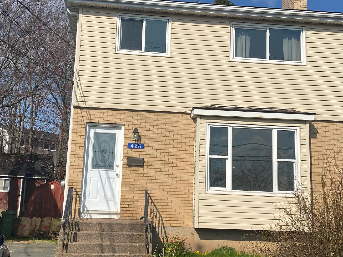 428 Spring Ave 3 BR 1 BATH DARTMOUTH DUPLEX AVAILABLE JUNE 1ST
