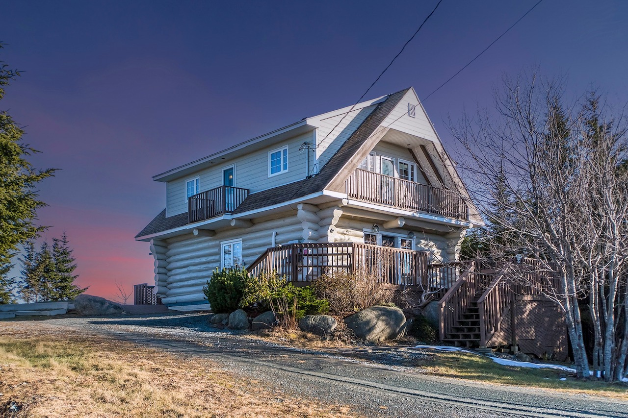 RENTED 2319 Ostrea Lake STUNNING LOG CABIN HOME AVAILABLE NOV 1 3